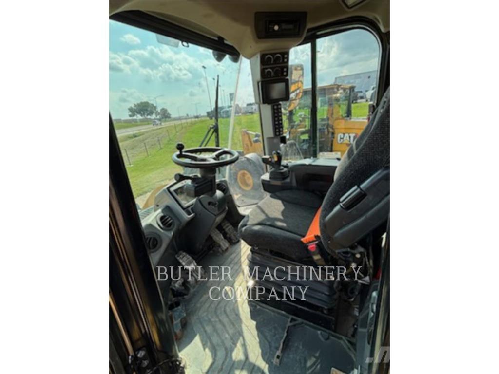 CAT 950M Колесни товарачи