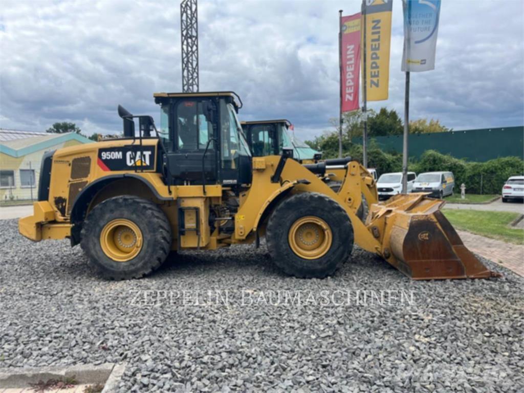 CAT 950M Колесни товарачи