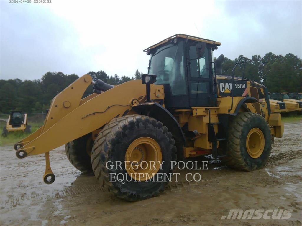 CAT 950M Колесни товарачи