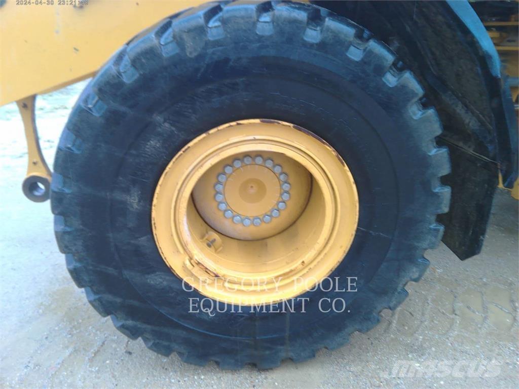 CAT 950M Колесни товарачи