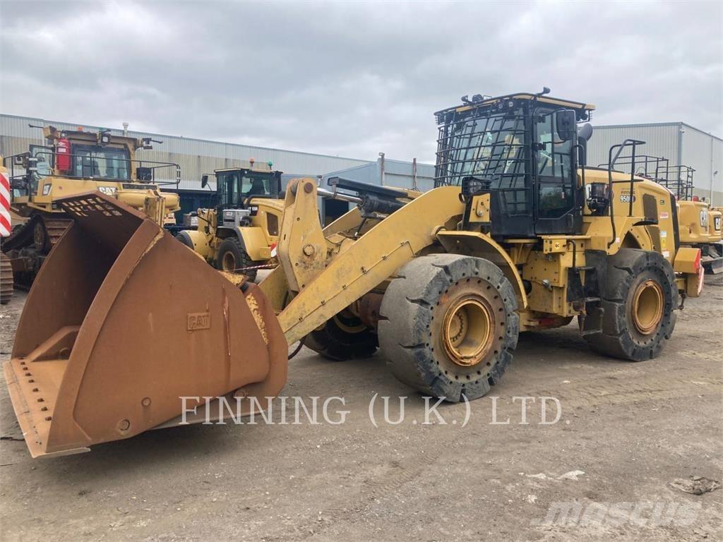 CAT 950M Колесни товарачи