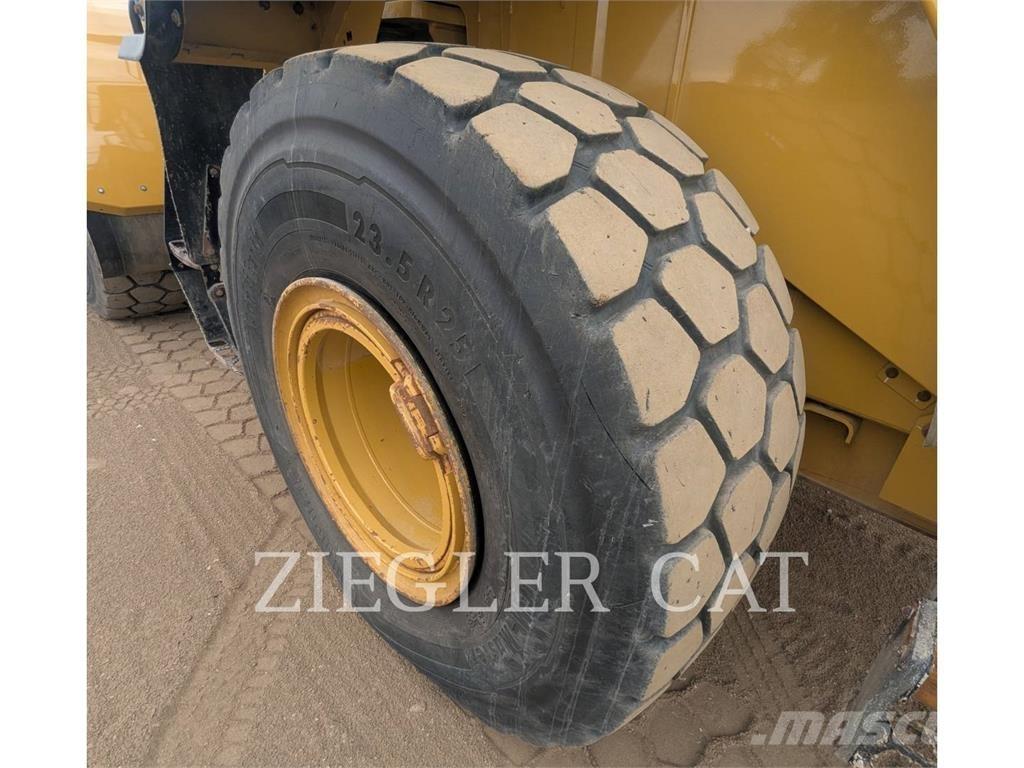 CAT 950M Колесни товарачи