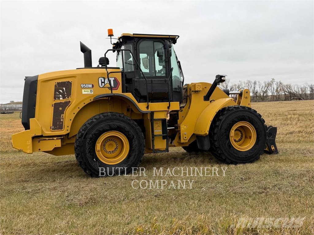 CAT 950M Колесни товарачи