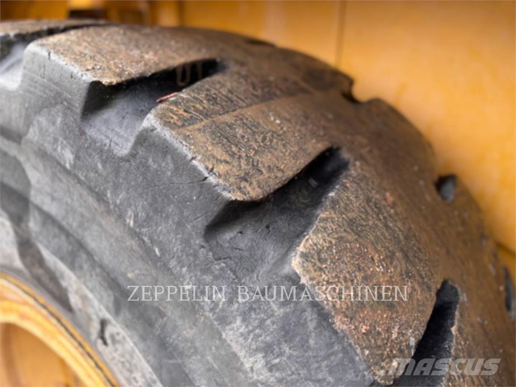 CAT 950M Колесни товарачи