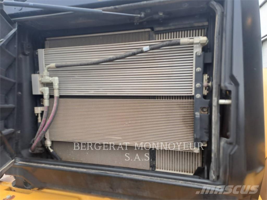 CAT 950M Колесни товарачи