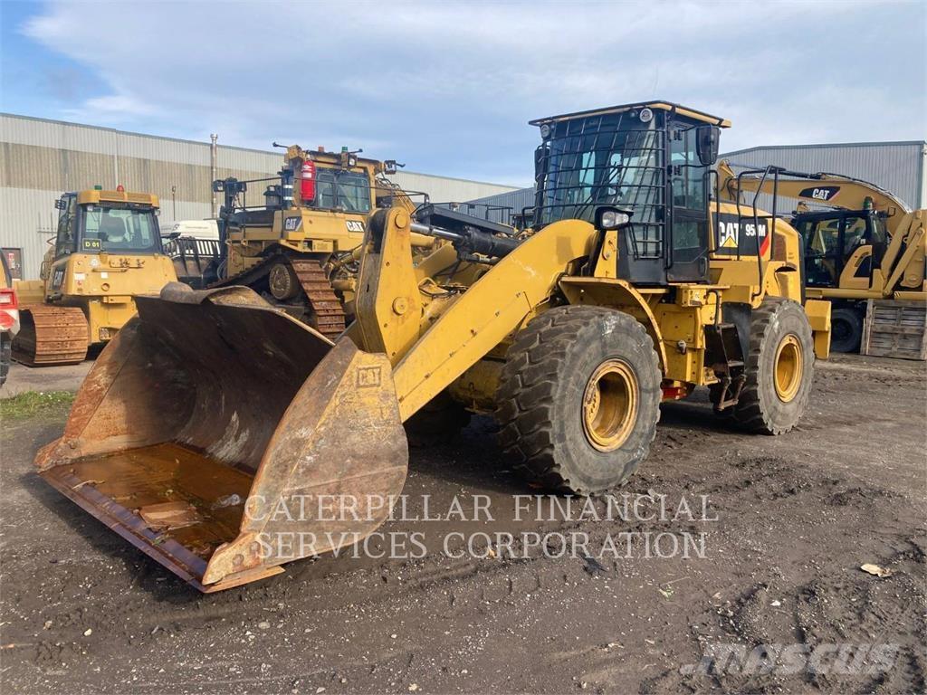 CAT 950M Колесни товарачи