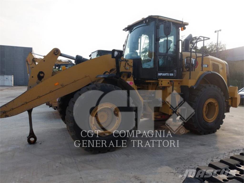 CAT 950M Колесни товарачи