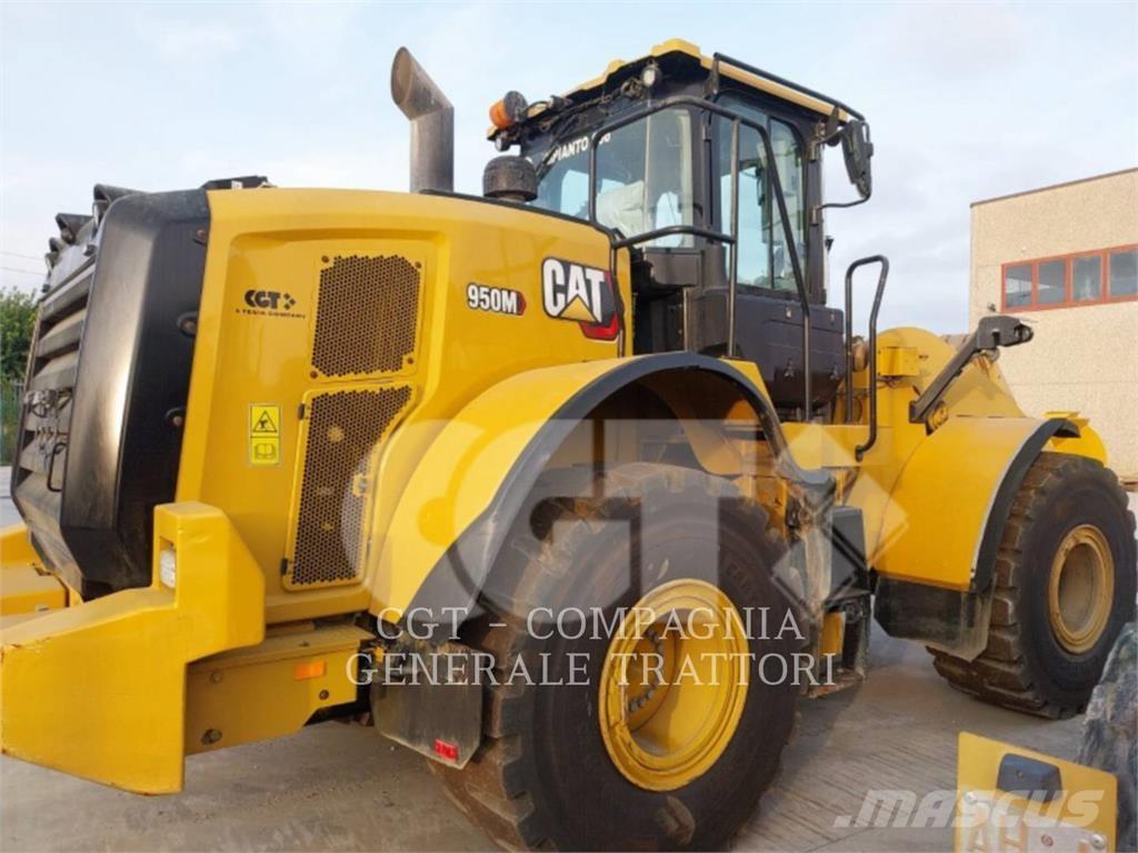 CAT 950M Колесни товарачи