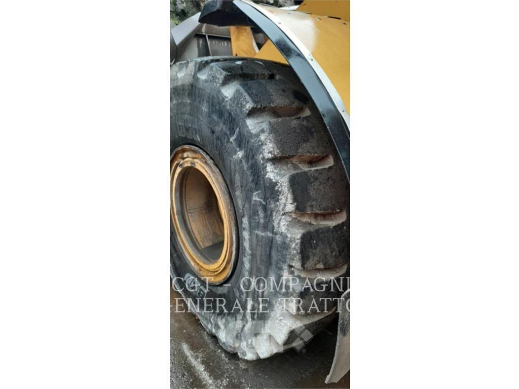 CAT 950M Колесни товарачи