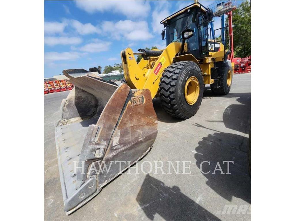 CAT 950M Колесни товарачи