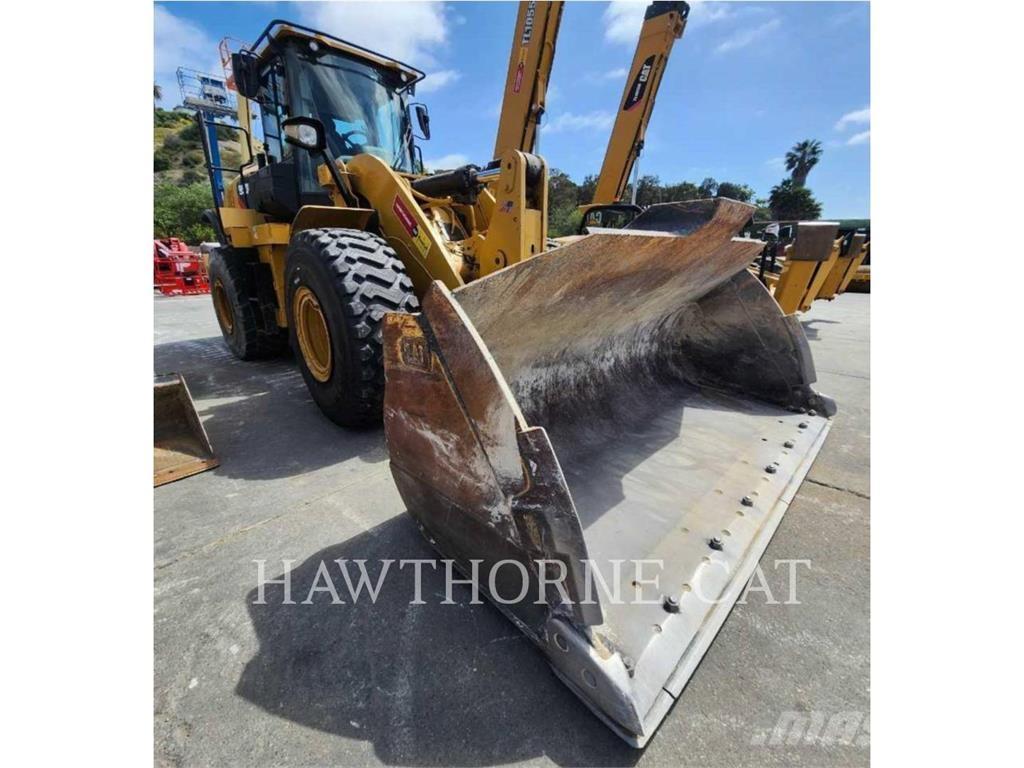 CAT 950M Колесни товарачи
