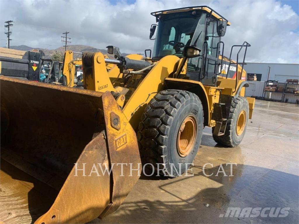 CAT 950M Колесни товарачи