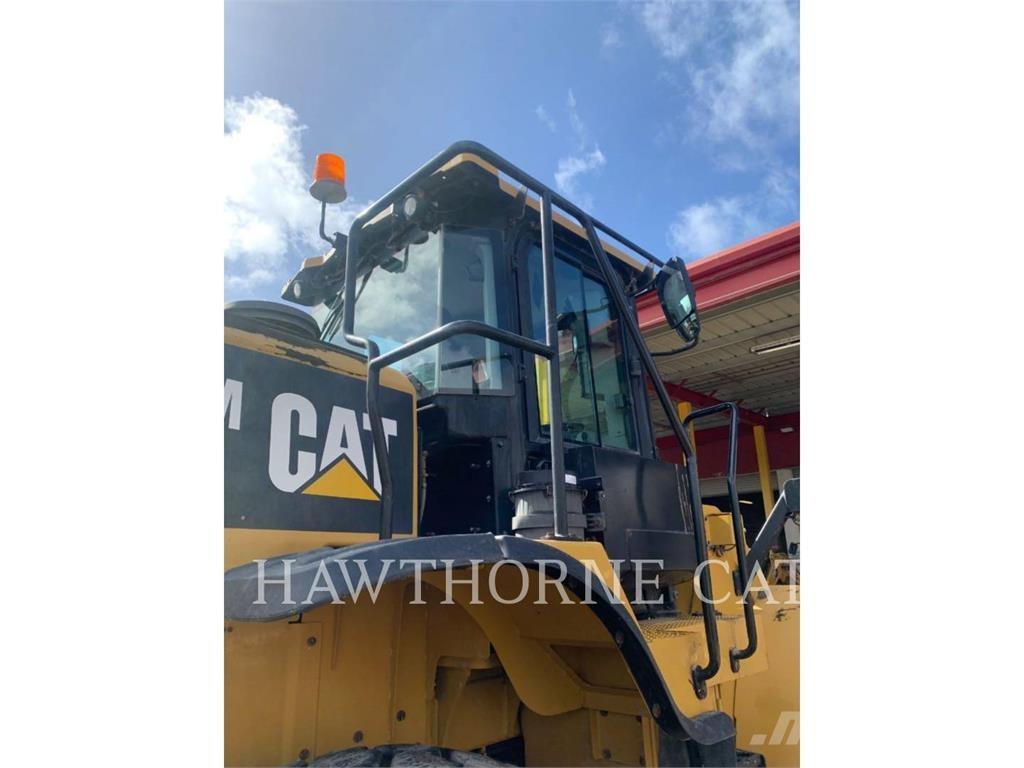 CAT 950M Колесни товарачи