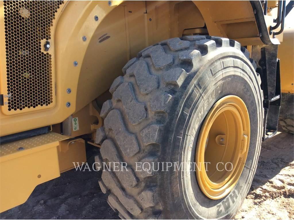 CAT 950M Колесни товарачи
