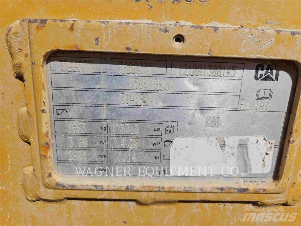 CAT 950M Колесни товарачи