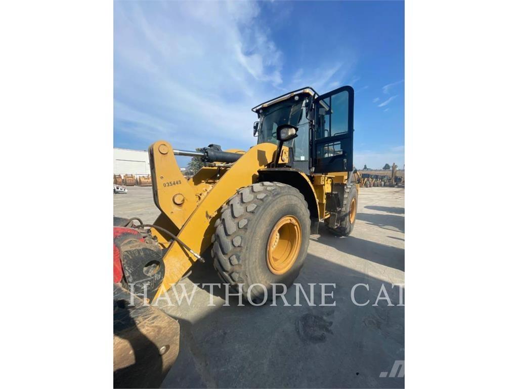 CAT 950M Колесни товарачи