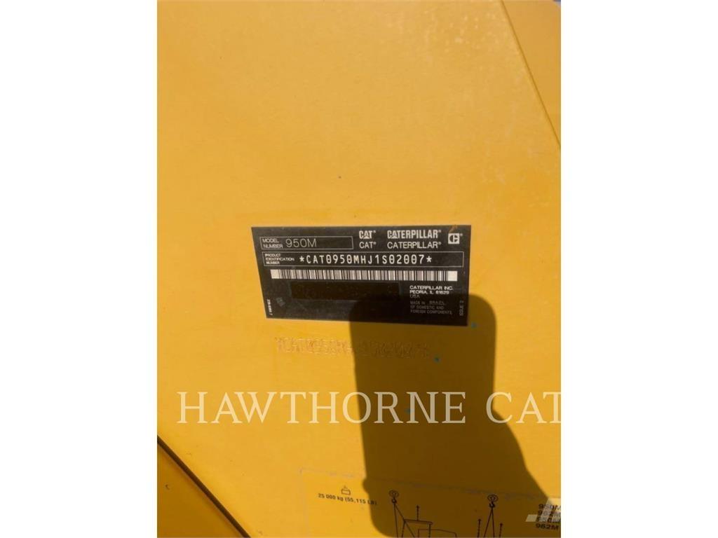 CAT 950M Колесни товарачи