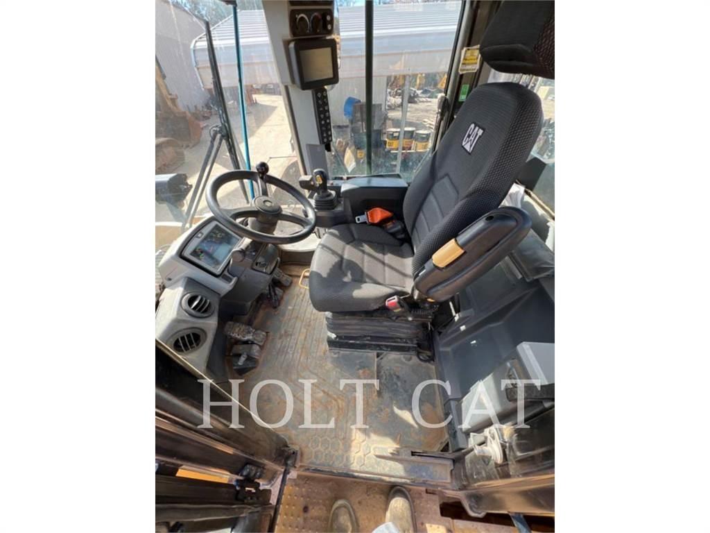 CAT 950M QC Колесни товарачи