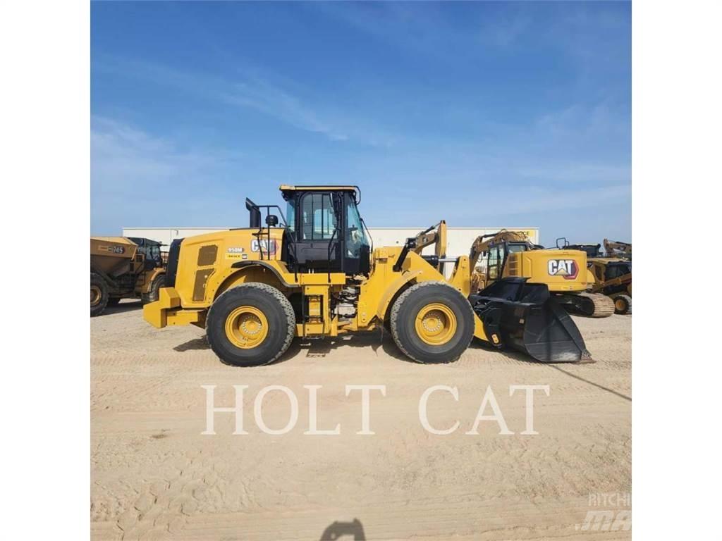 CAT 950M QC Колесни товарачи