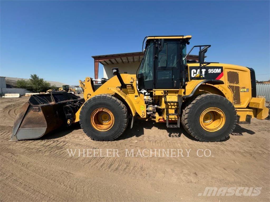 CAT 950M QC Колесни товарачи