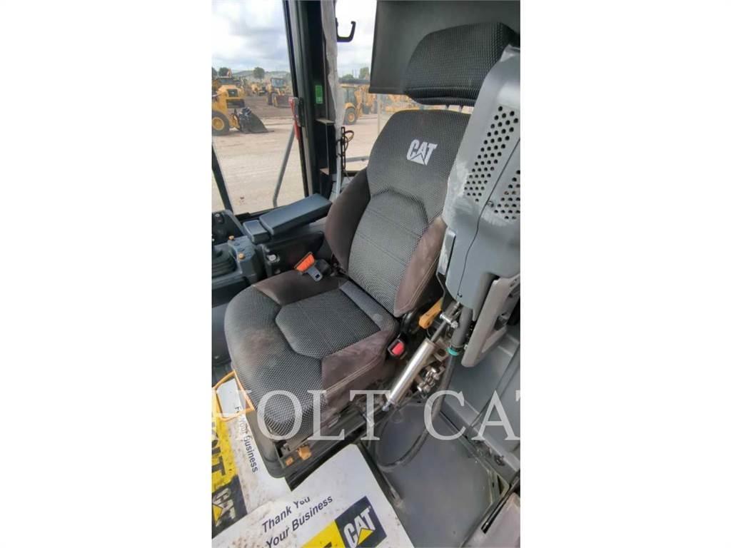 CAT 950M QC Колесни товарачи
