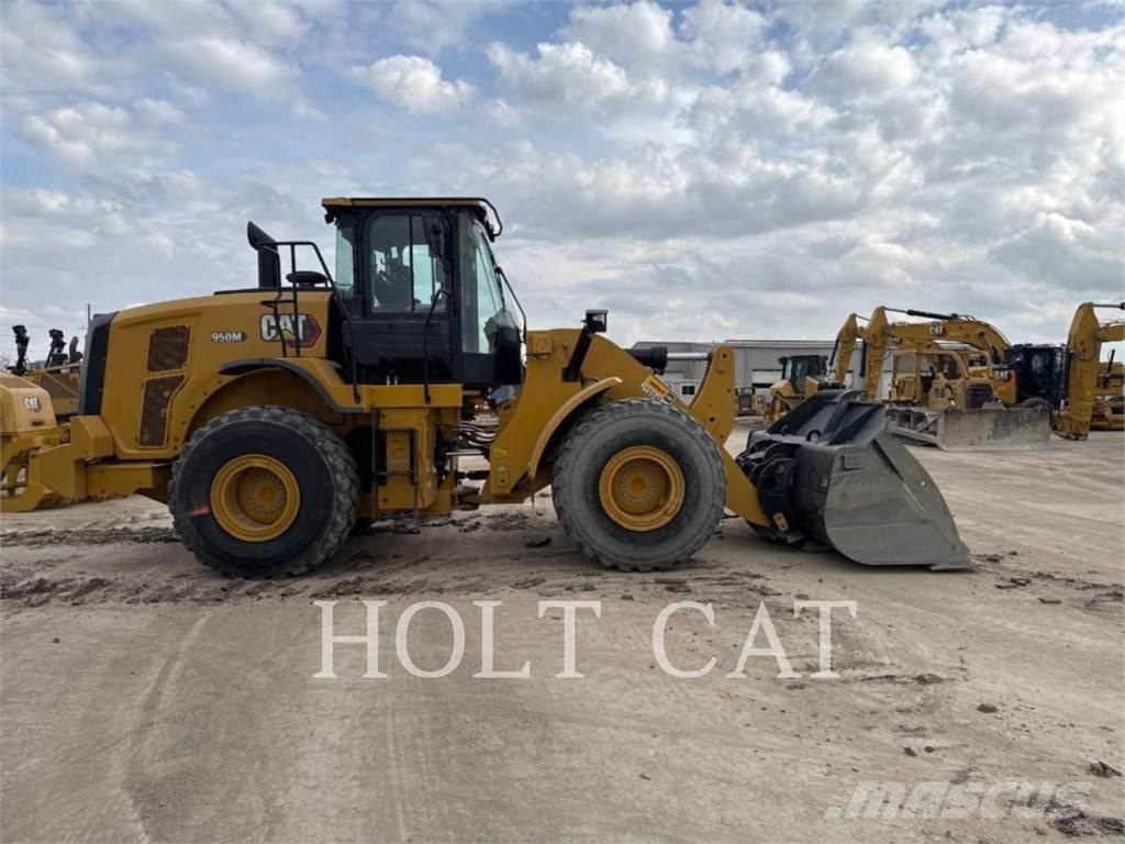 CAT 950M QC Колесни товарачи