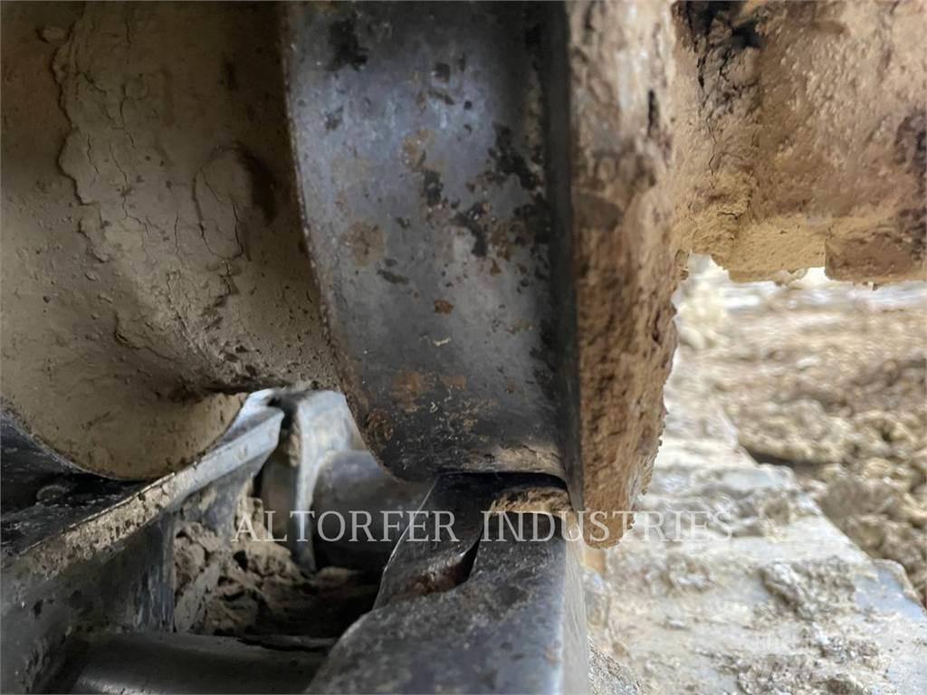 CAT 953D Верижен товарач