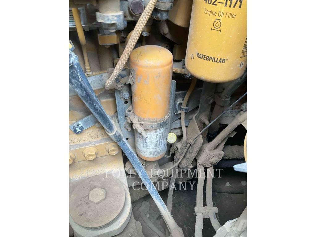 CAT 953D Верижен товарач