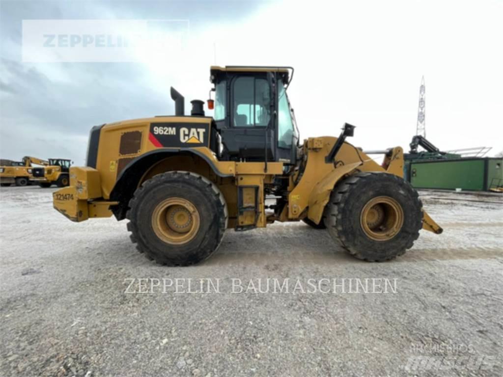 CAT 962M Колесни товарачи