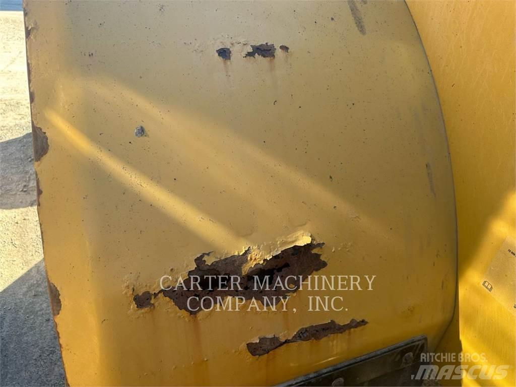CAT 962M Колесни товарачи