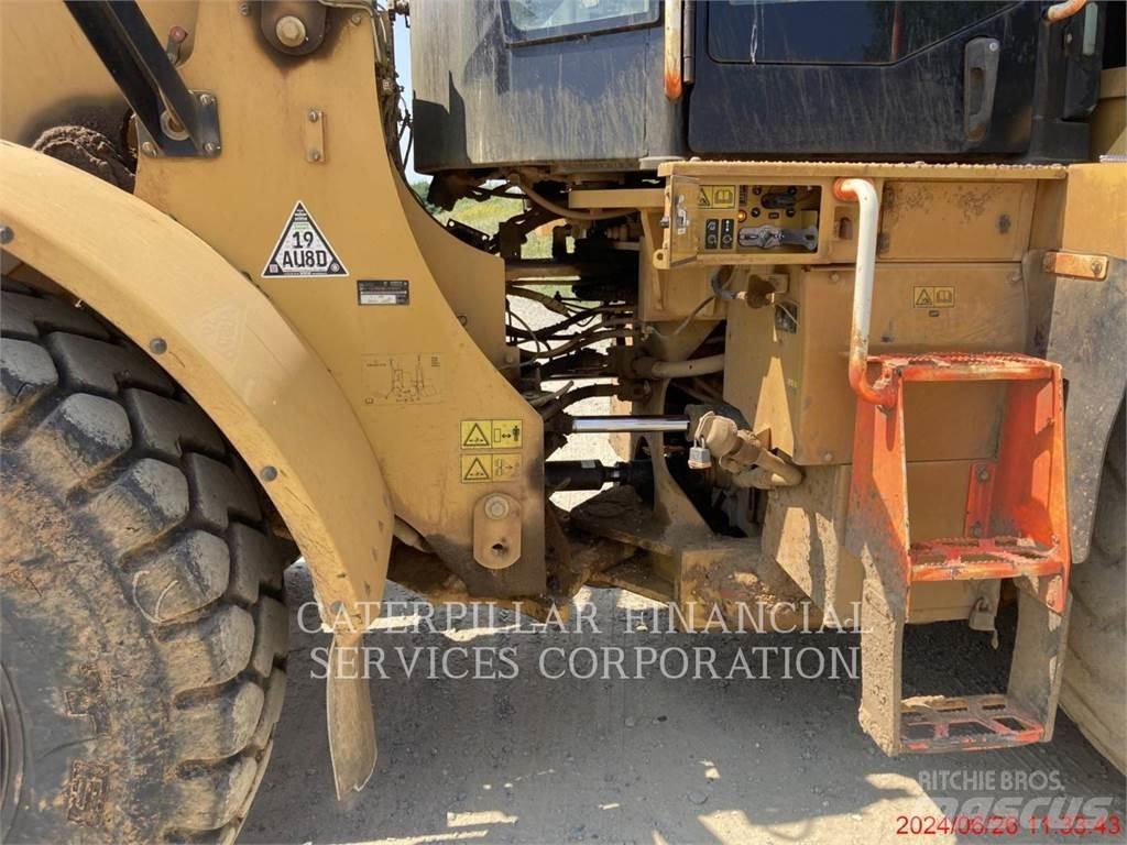 CAT 962M Колесни товарачи