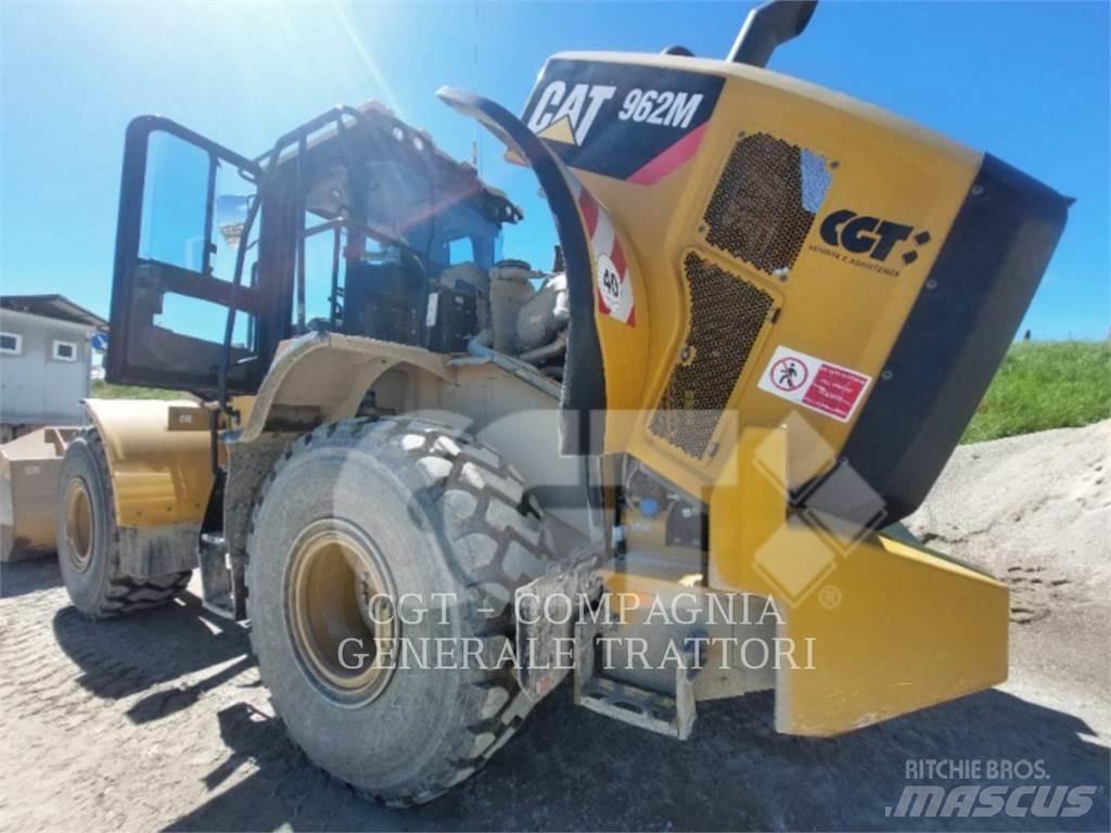 CAT 962M Колесни товарачи