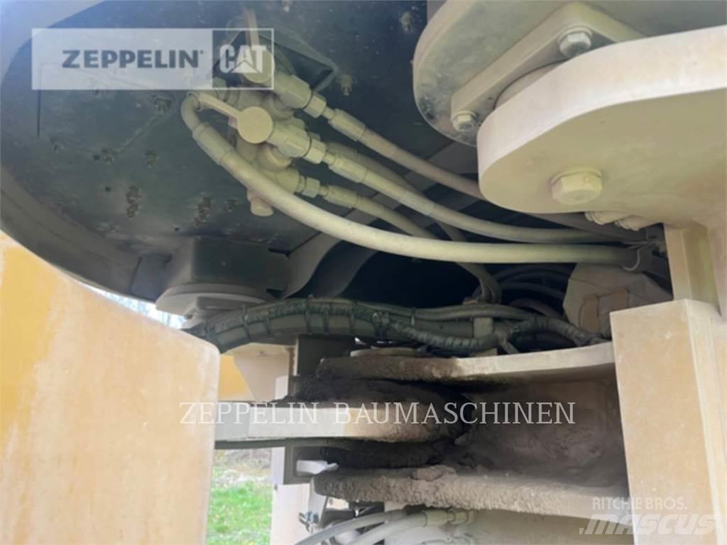 CAT 962M Колесни товарачи