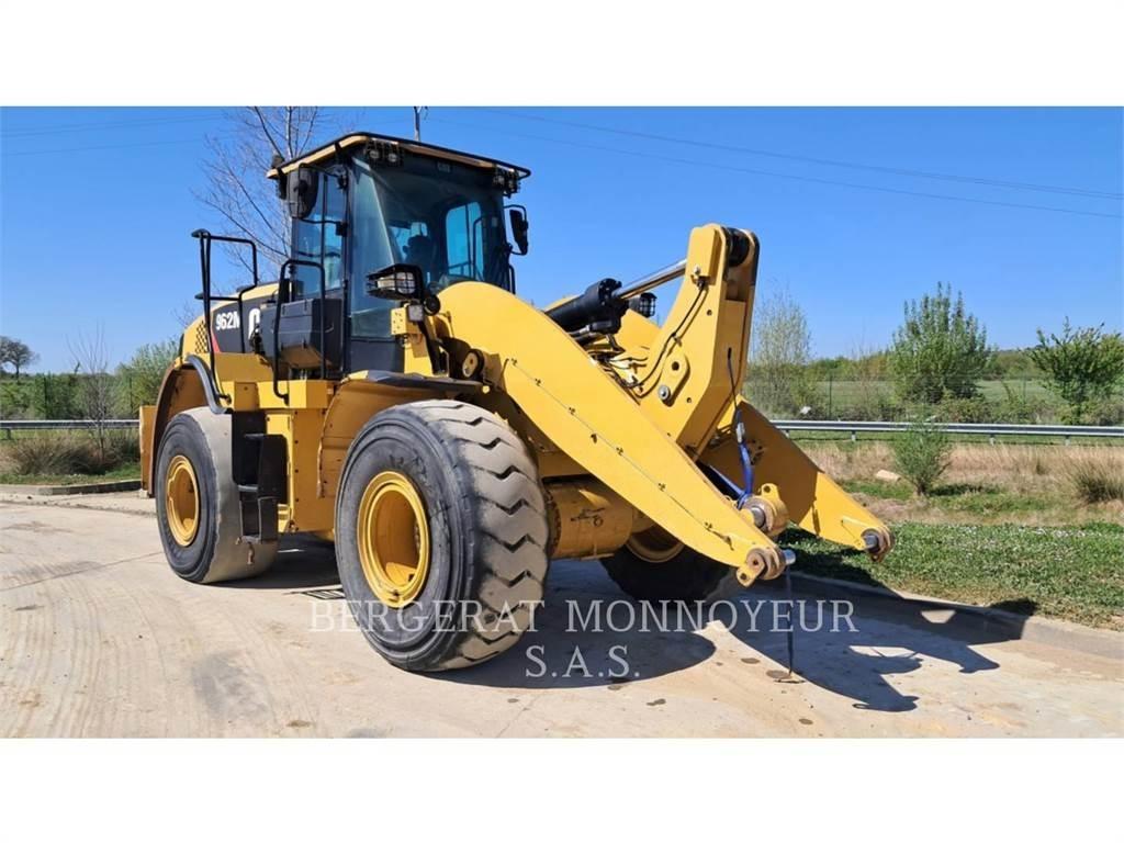 CAT 962M Колесни товарачи