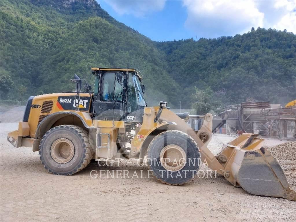 CAT 962M Колесни товарачи