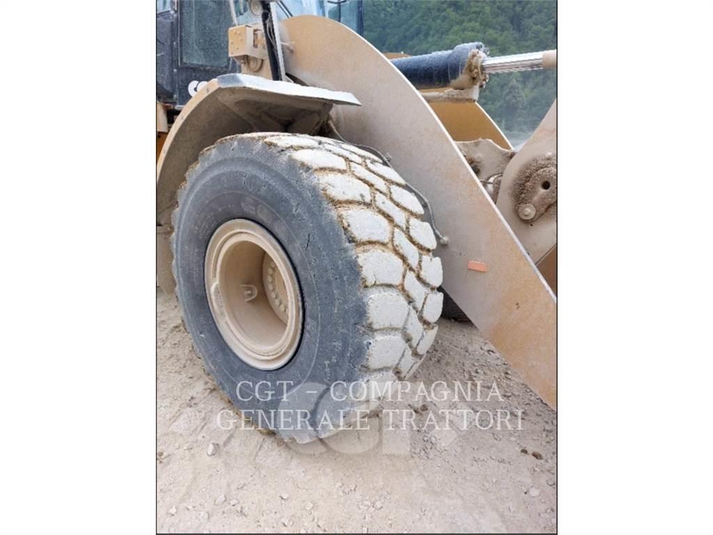 CAT 962M Колесни товарачи