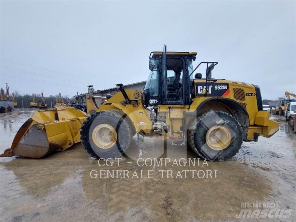 CAT 962M Колесни товарачи