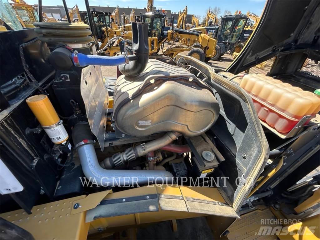 CAT 962M Колесни товарачи