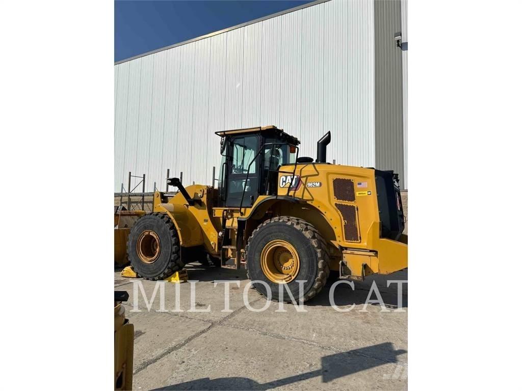 CAT 962M Колесни товарачи