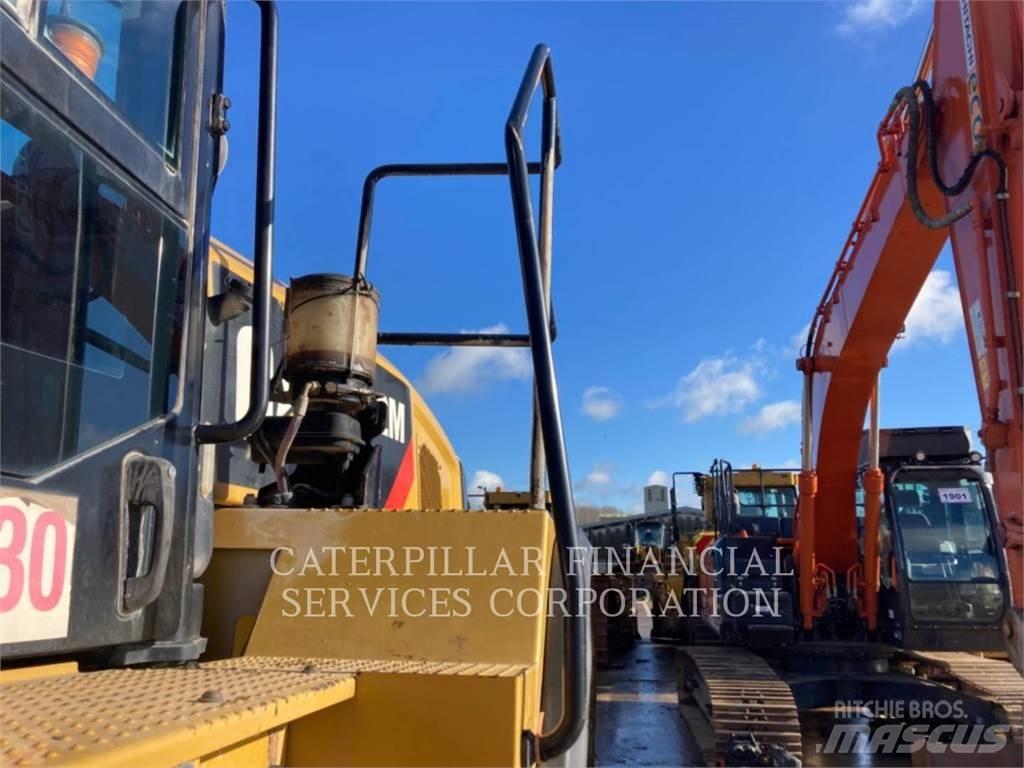CAT 962M Колесни товарачи