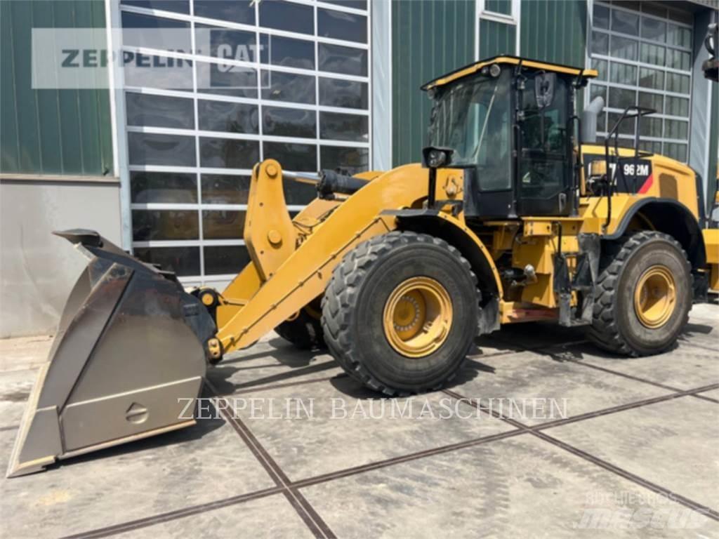 CAT 962M Колесни товарачи