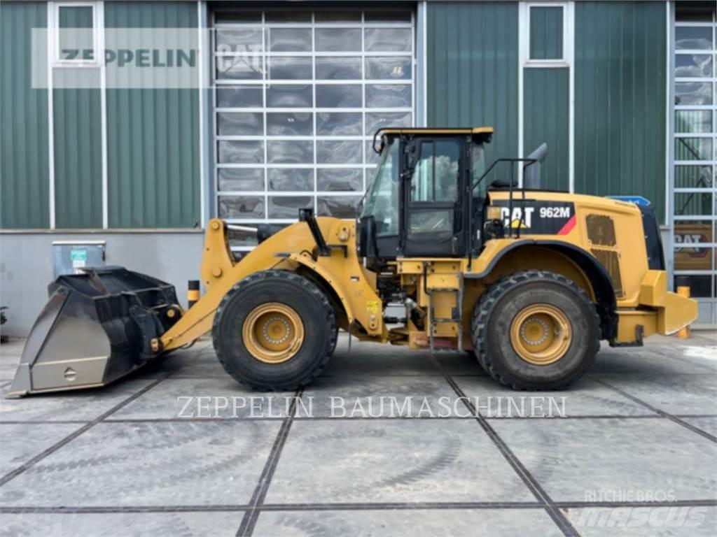 CAT 962M Колесни товарачи