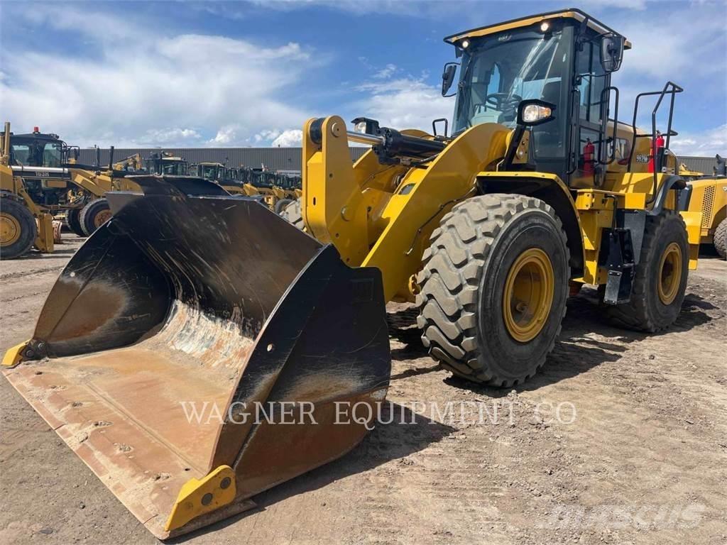 CAT 962M Колесни товарачи
