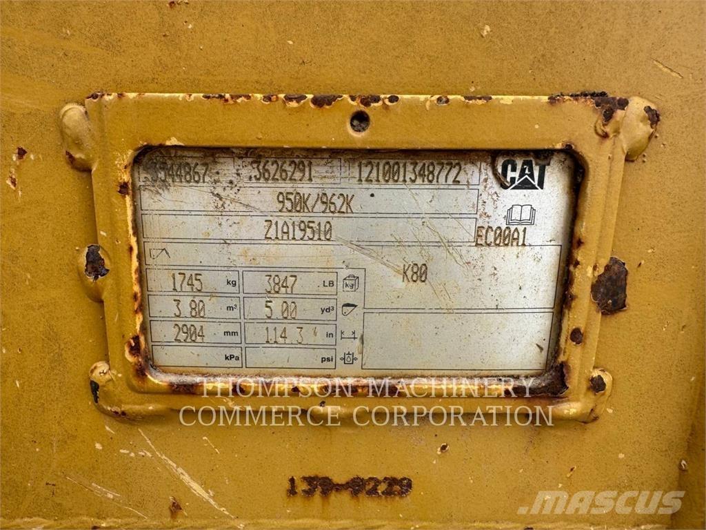 CAT 962M Колесни товарачи
