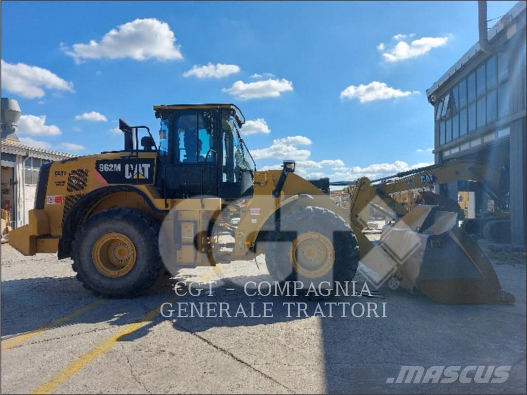 CAT 962M Колесни товарачи