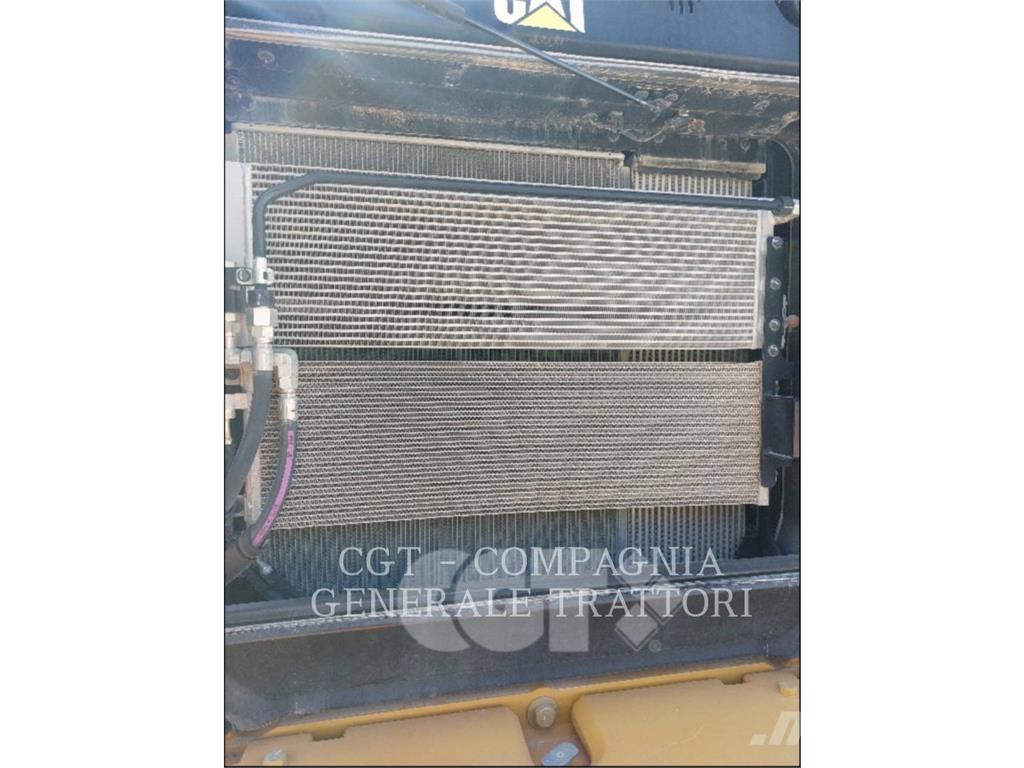 CAT 962M Колесни товарачи