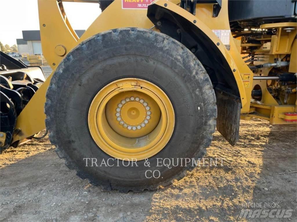 CAT 962M Колесни товарачи