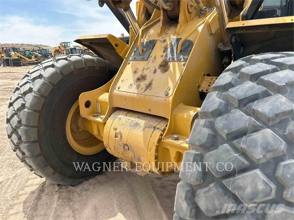 CAT 962M FC Колесни товарачи