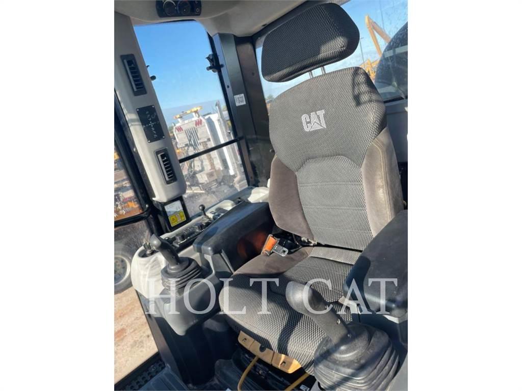 CAT 963 Колесни товарачи