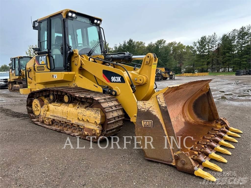 CAT 963K Колесни товарачи